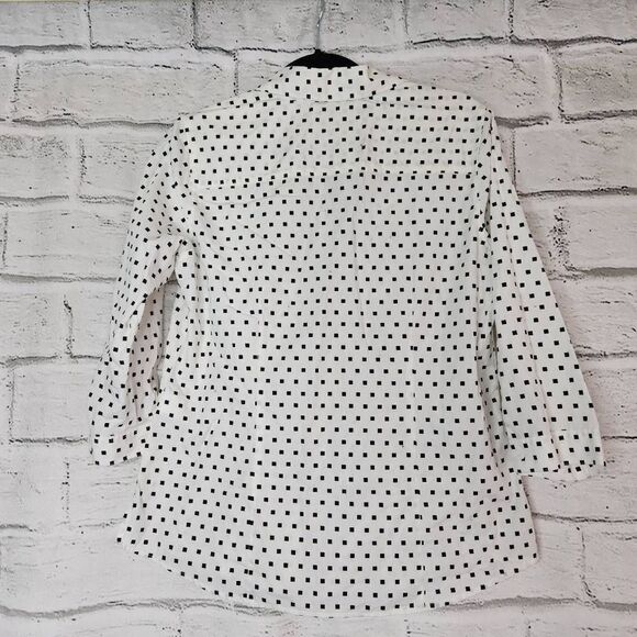 Foxcroft Wrinkle Free Fitted Cotton Geometric Button Up Blouse Black White Sz 8 - Picture 10 of 13